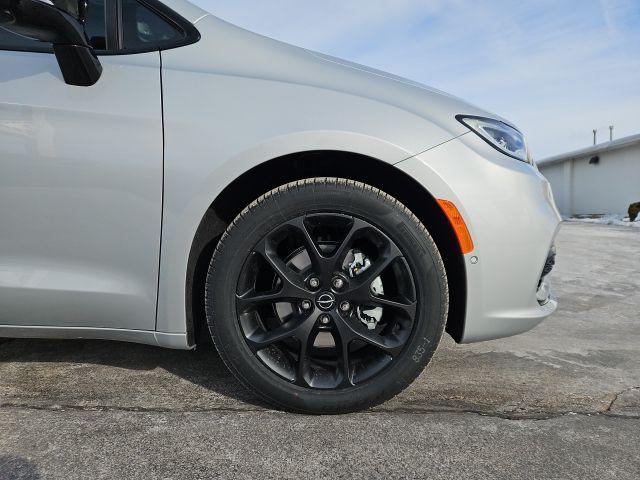 new 2026 Chrysler Pacifica car, priced at $42,921