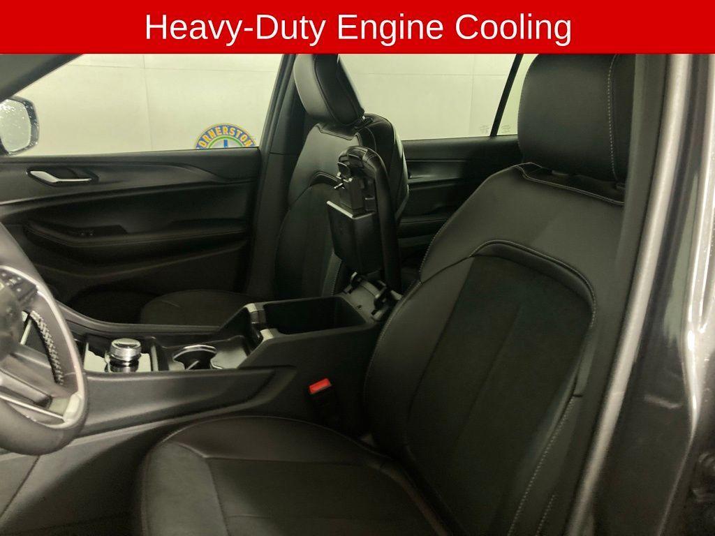 new 2025 Jeep Grand Cherokee L car, priced at $38,614