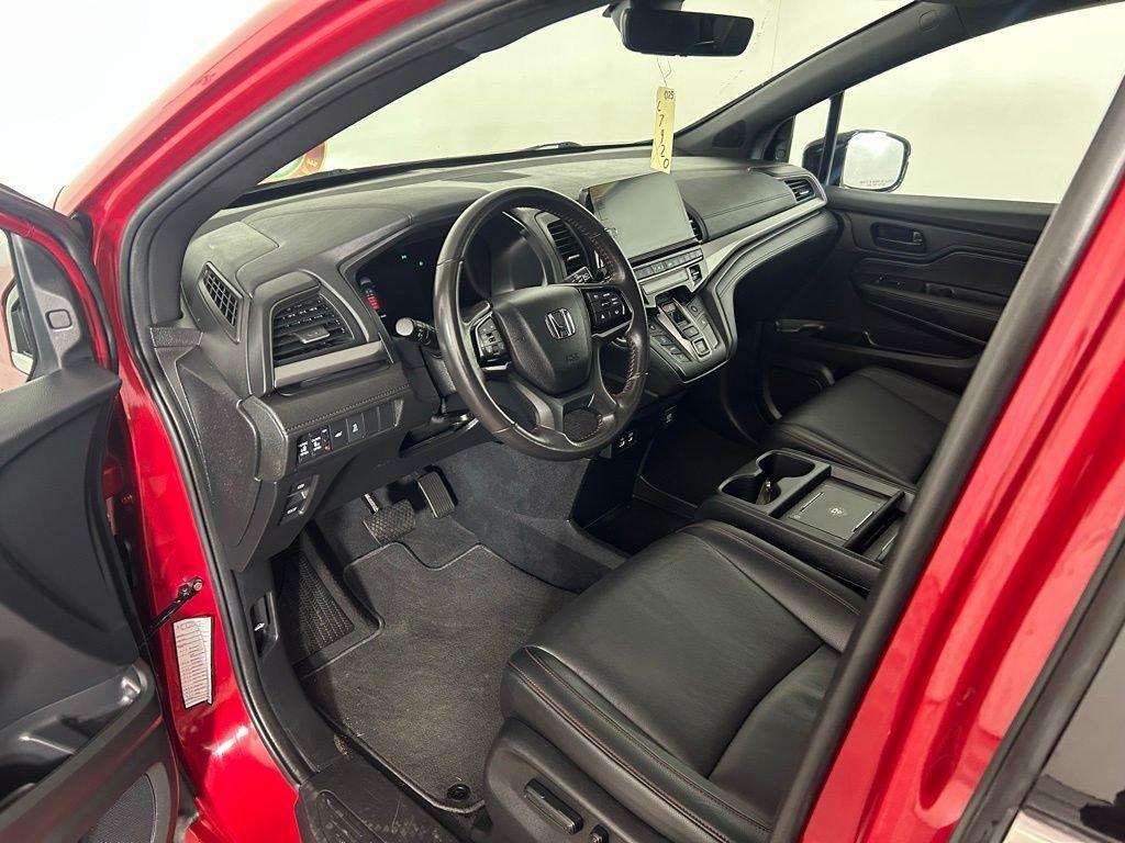 used 2025 Honda Odyssey car, priced at $37,049