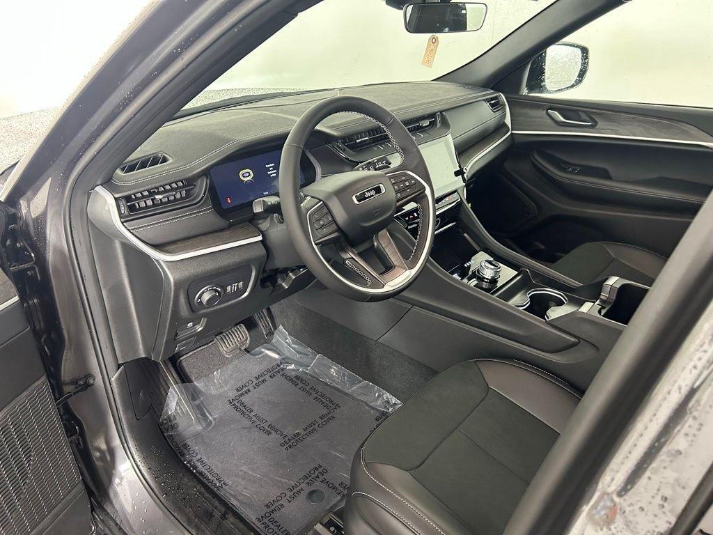 new 2026 Jeep Grand Cherokee car, priced at $41,620