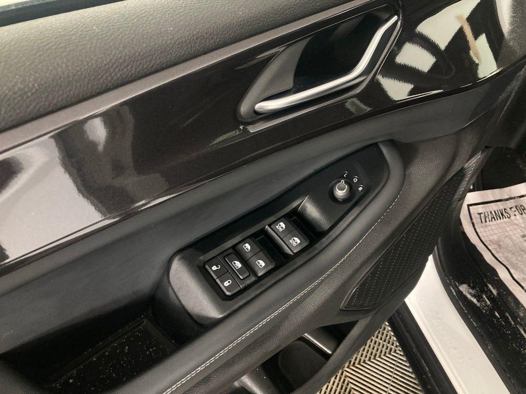 used 2023 Jeep Grand Cherokee car, priced at $32,499