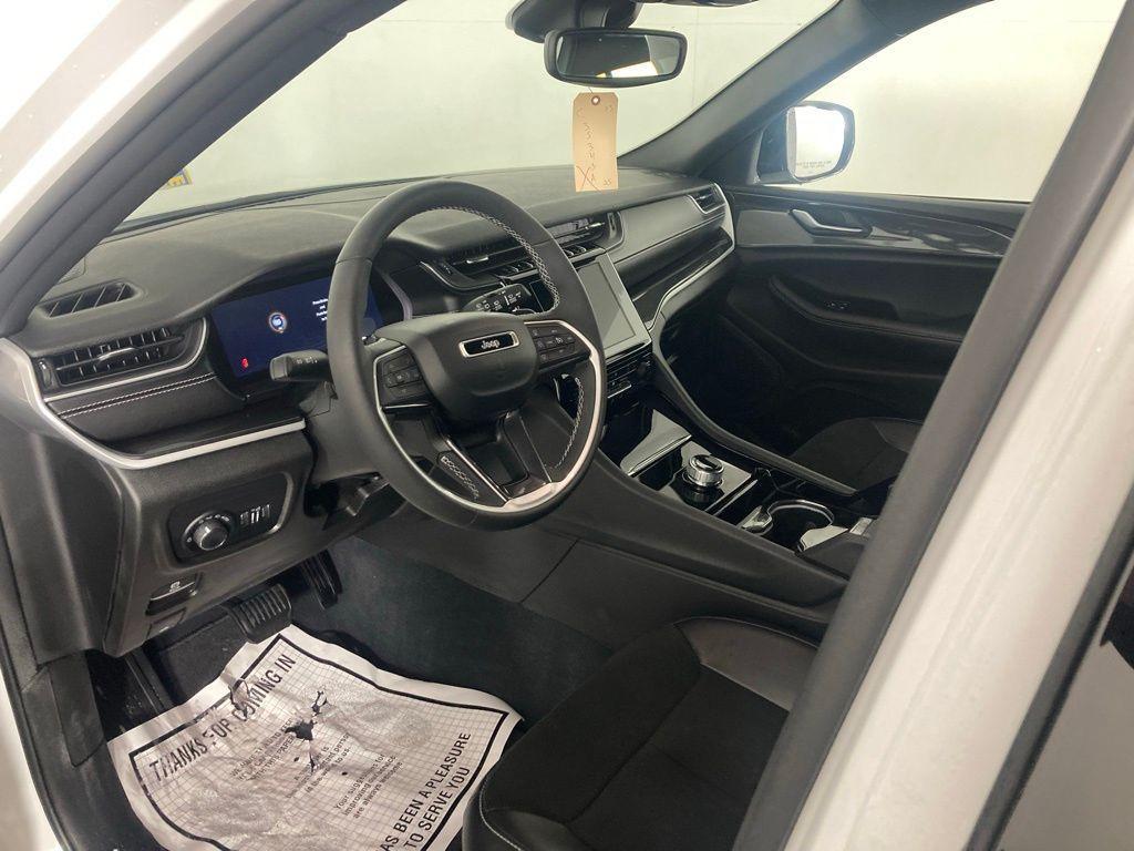 used 2023 Jeep Grand Cherokee car, priced at $32,499