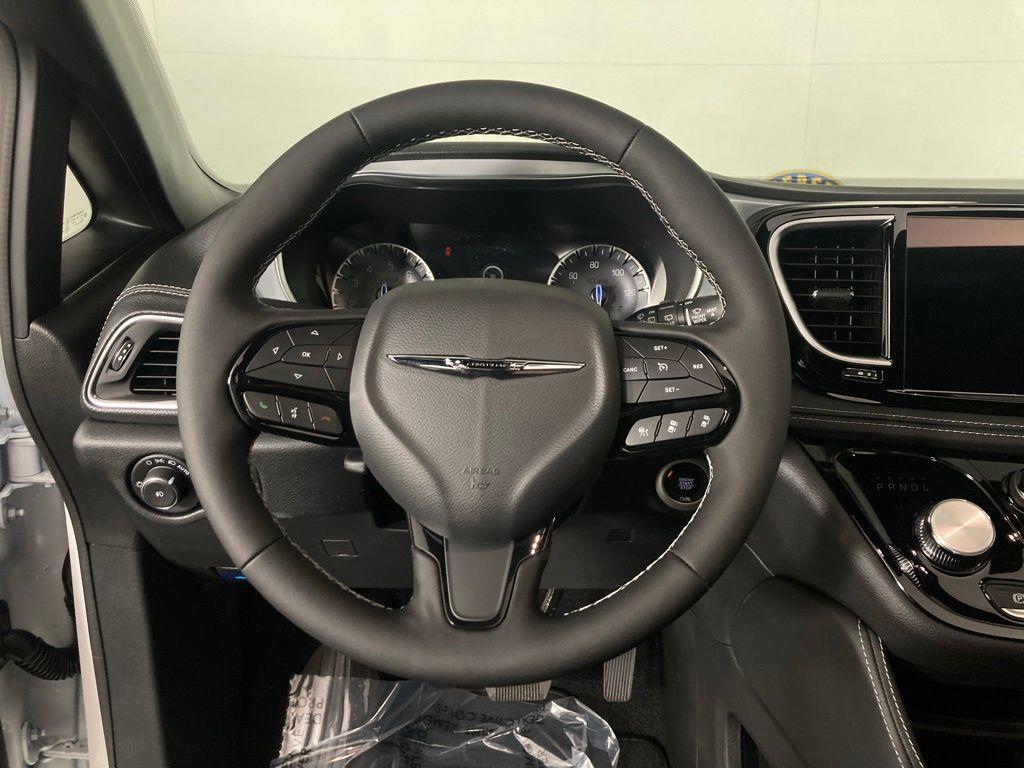 new 2026 Chrysler Pacifica car, priced at $39,184