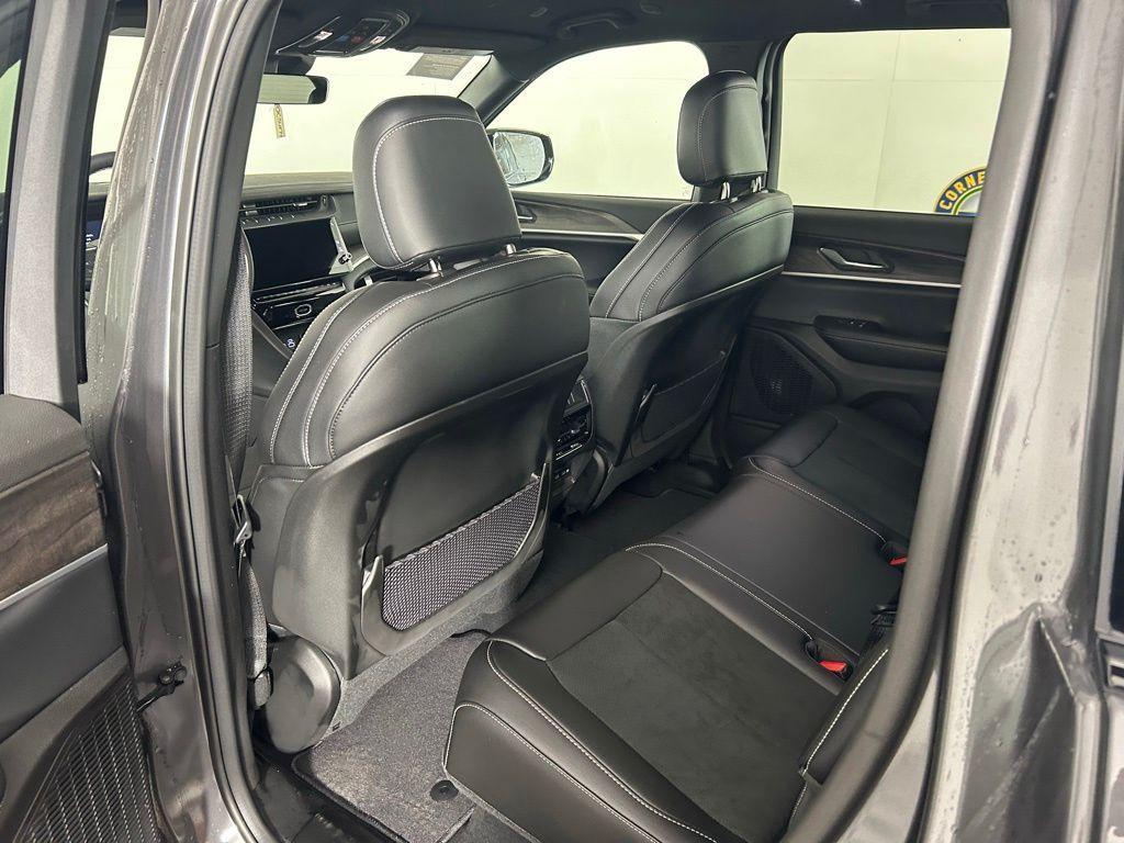 new 2026 Jeep Grand Cherokee car, priced at $43,436