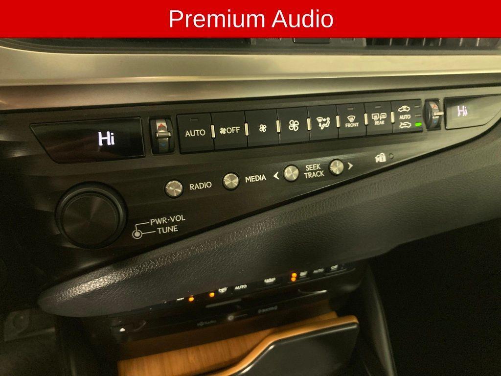 used 2019 Lexus ES 300h car, priced at $31,999