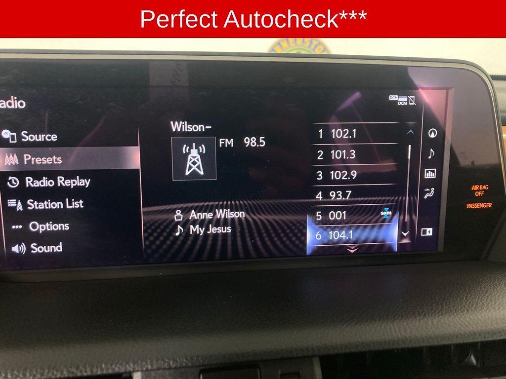 used 2019 Lexus ES 300h car, priced at $31,999