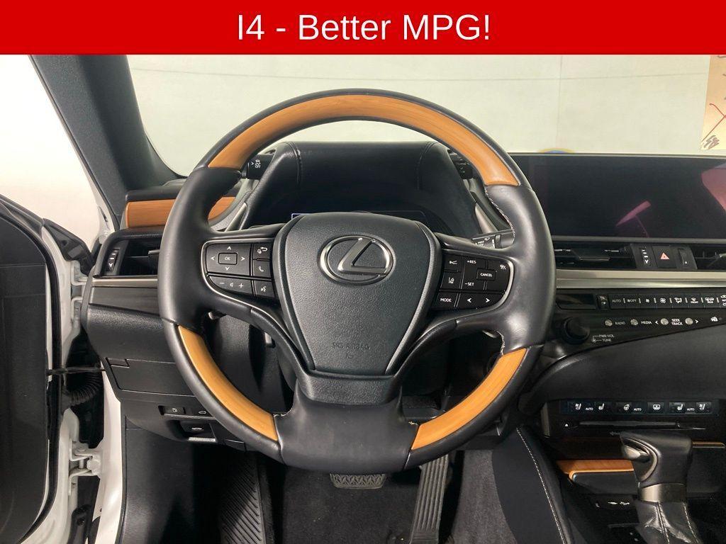 used 2019 Lexus ES 300h car, priced at $31,999