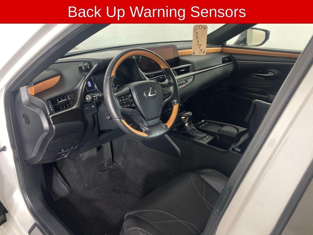used 2019 Lexus ES 300h car, priced at $31,999