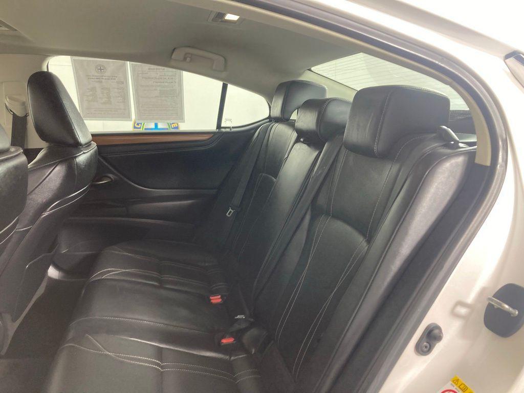 used 2019 Lexus ES 300h car, priced at $31,999