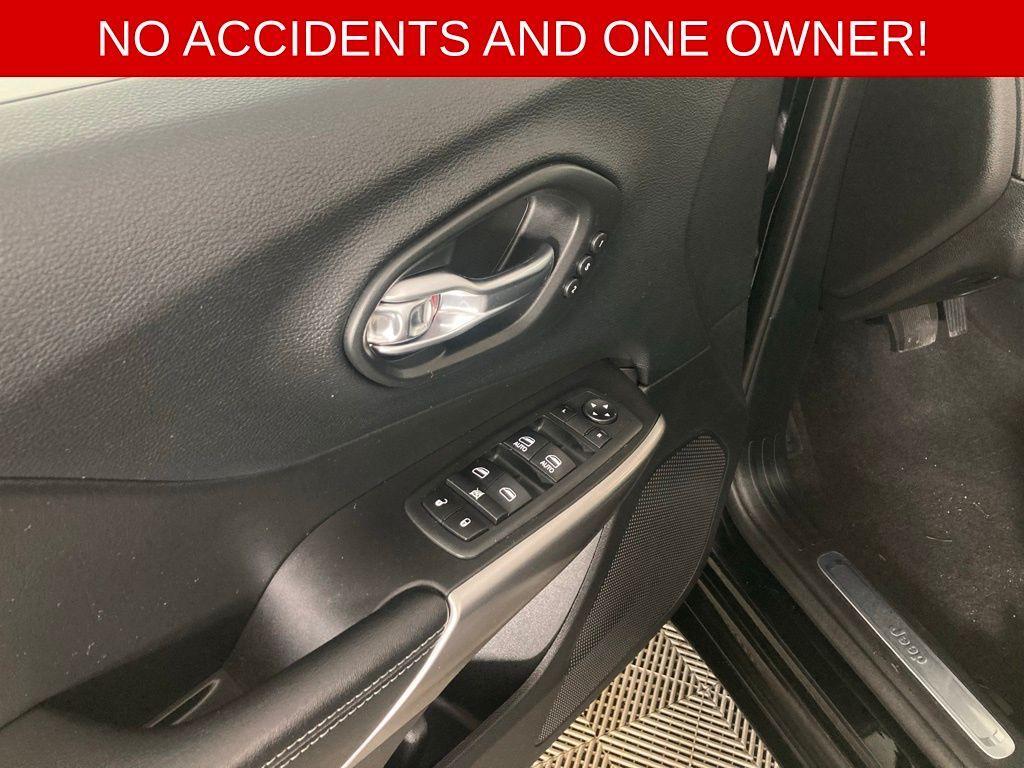 used 2020 Jeep Cherokee car, priced at $25,999