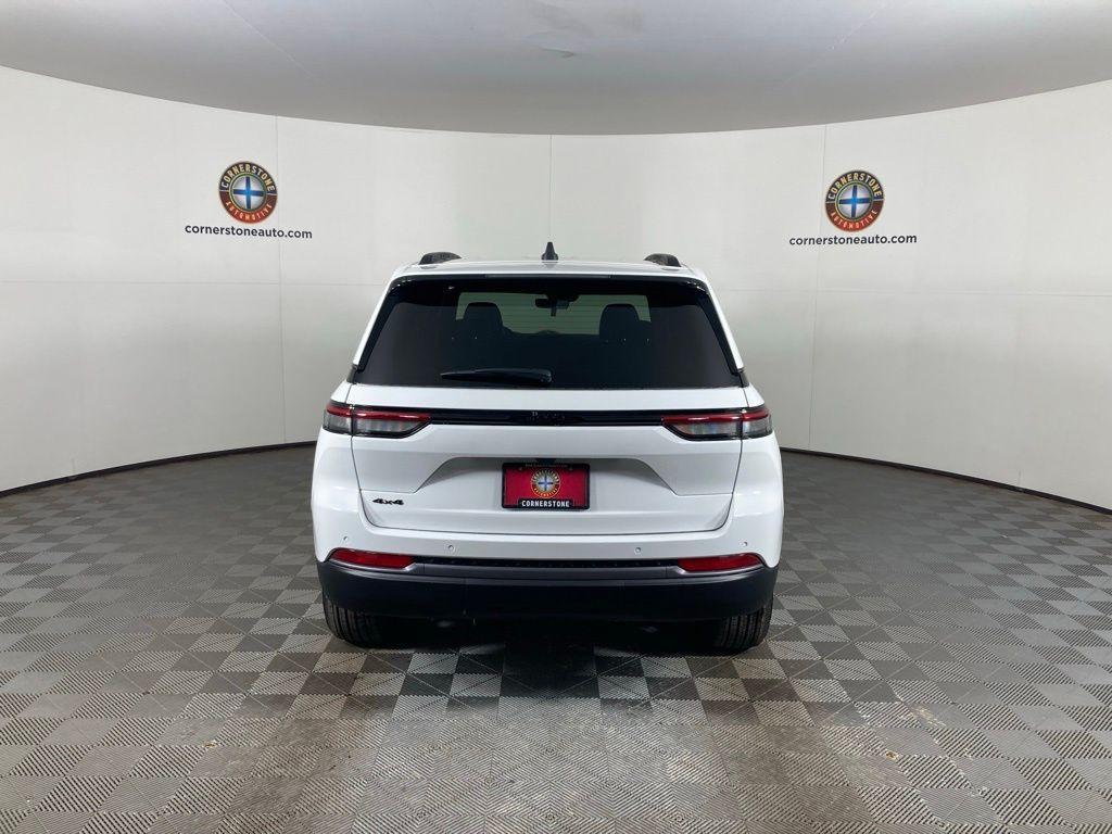 new 2026 Jeep Grand Cherokee car, priced at $43,317