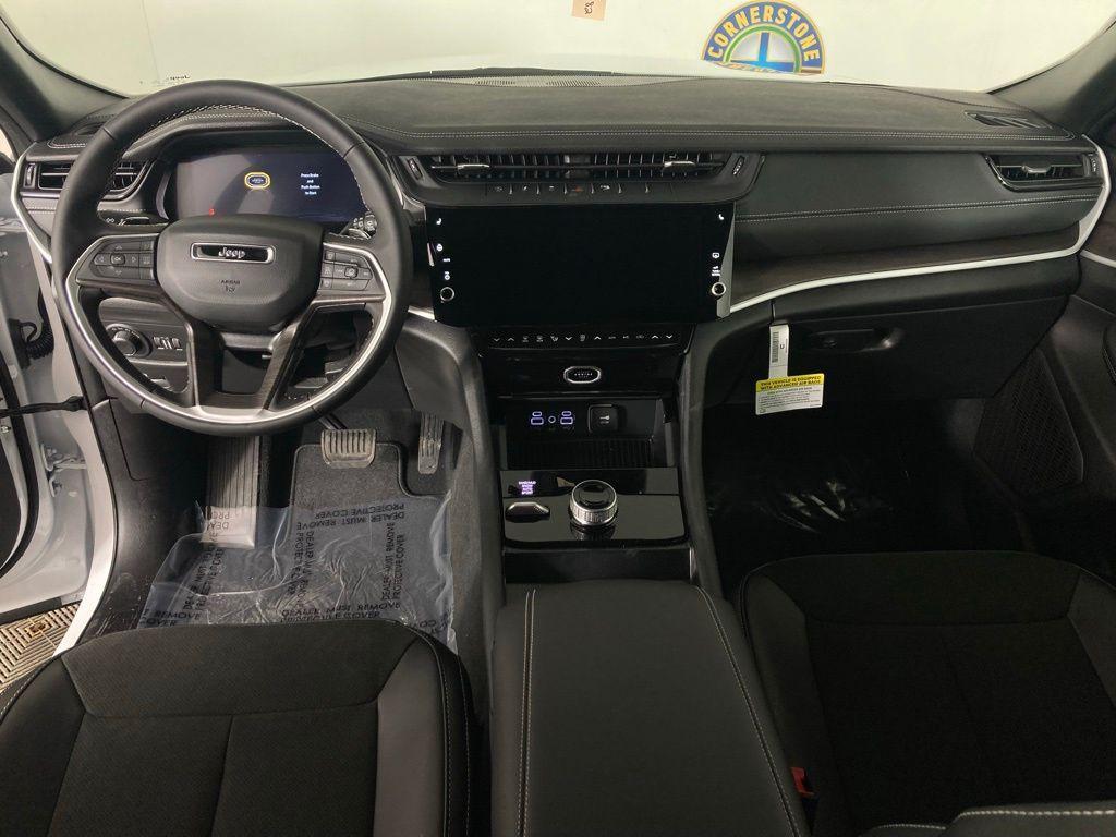 new 2026 Jeep Grand Cherokee car, priced at $43,317