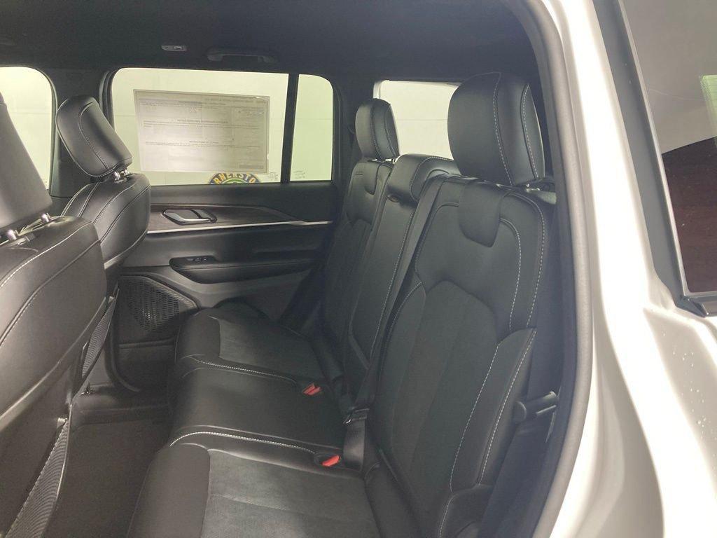new 2026 Jeep Grand Cherokee car, priced at $40,667
