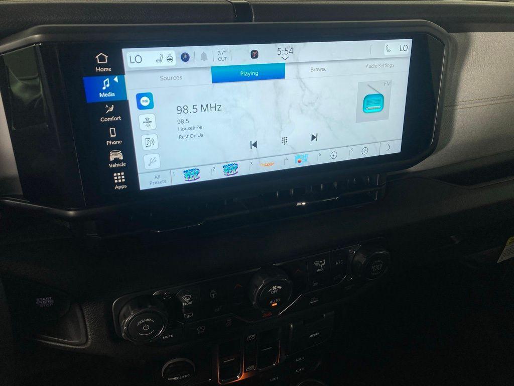 new 2026 Jeep Wrangler car, priced at $44,592