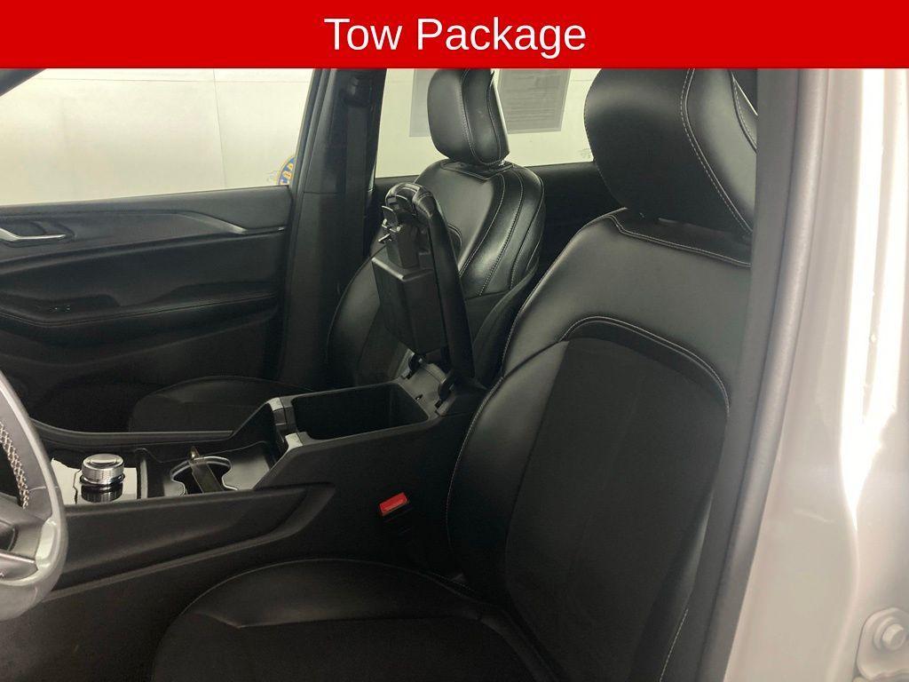 used 2024 Jeep Grand Cherokee L car, priced at $33,999