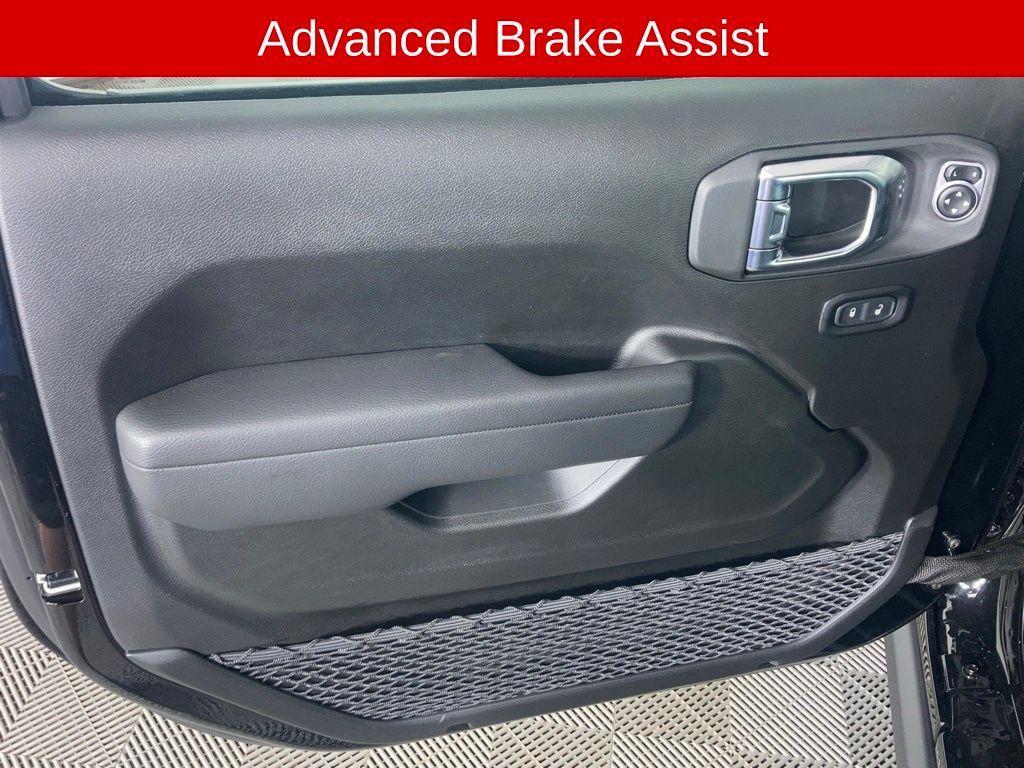 new 2025 Jeep Wrangler car, priced at $46,972