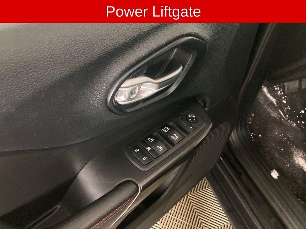 used 2019 Jeep Cherokee car, priced at $15,949