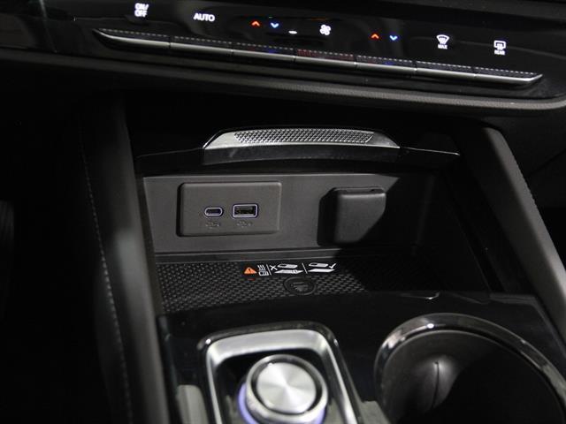 used 2025 Buick Envision car, priced at $38,995