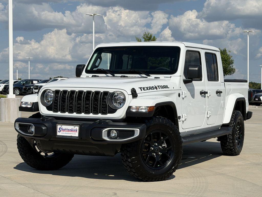 used 2025 Jeep Gladiator car, priced at $36,172