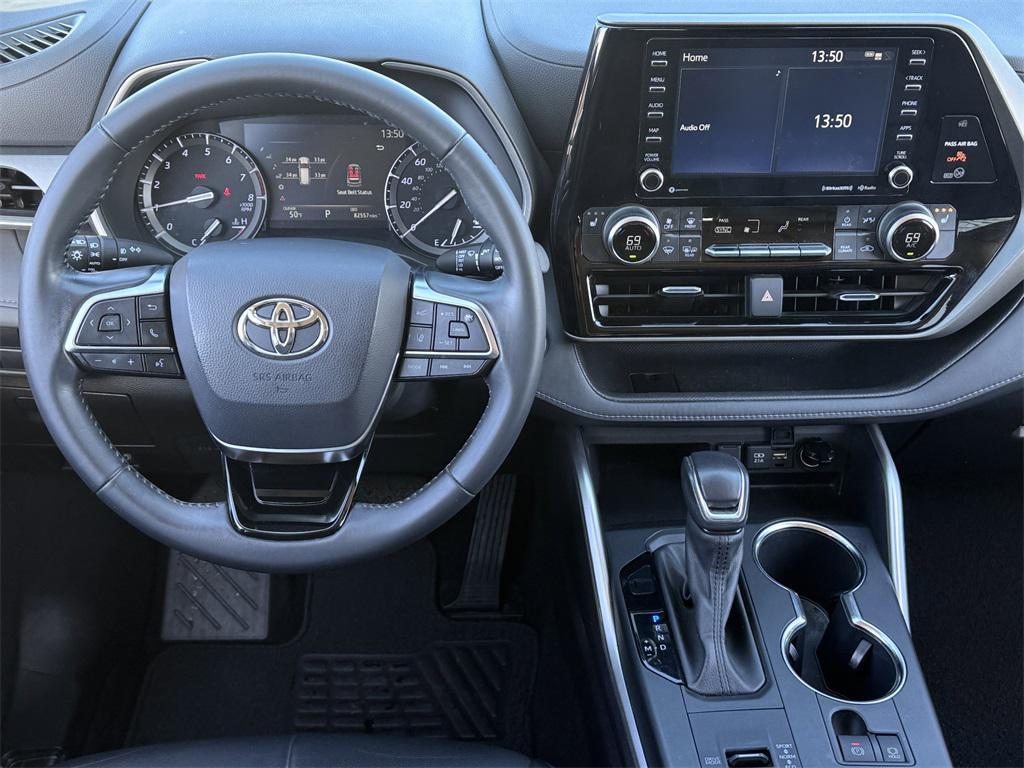 used 2021 Toyota Highlander car, priced at $26,948