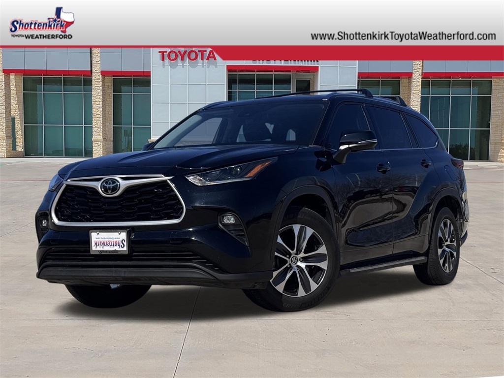 used 2021 Toyota Highlander car, priced at $26,948