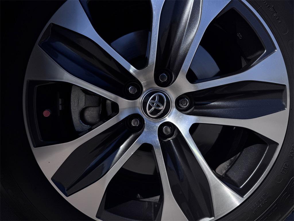 used 2021 Toyota Highlander car, priced at $26,948