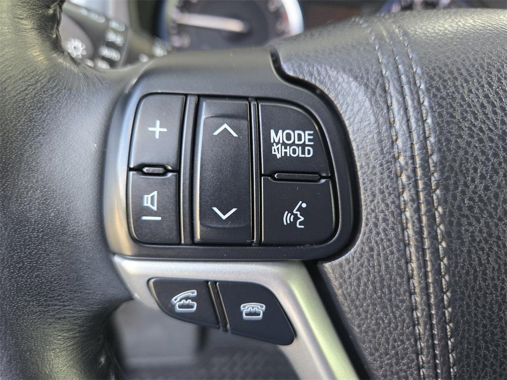 used 2016 Toyota Highlander car, priced at $17,944