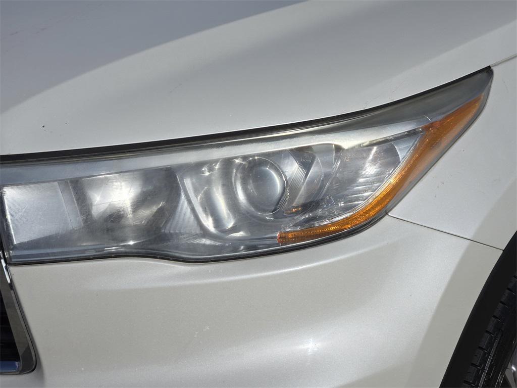 used 2016 Toyota Highlander car, priced at $17,944