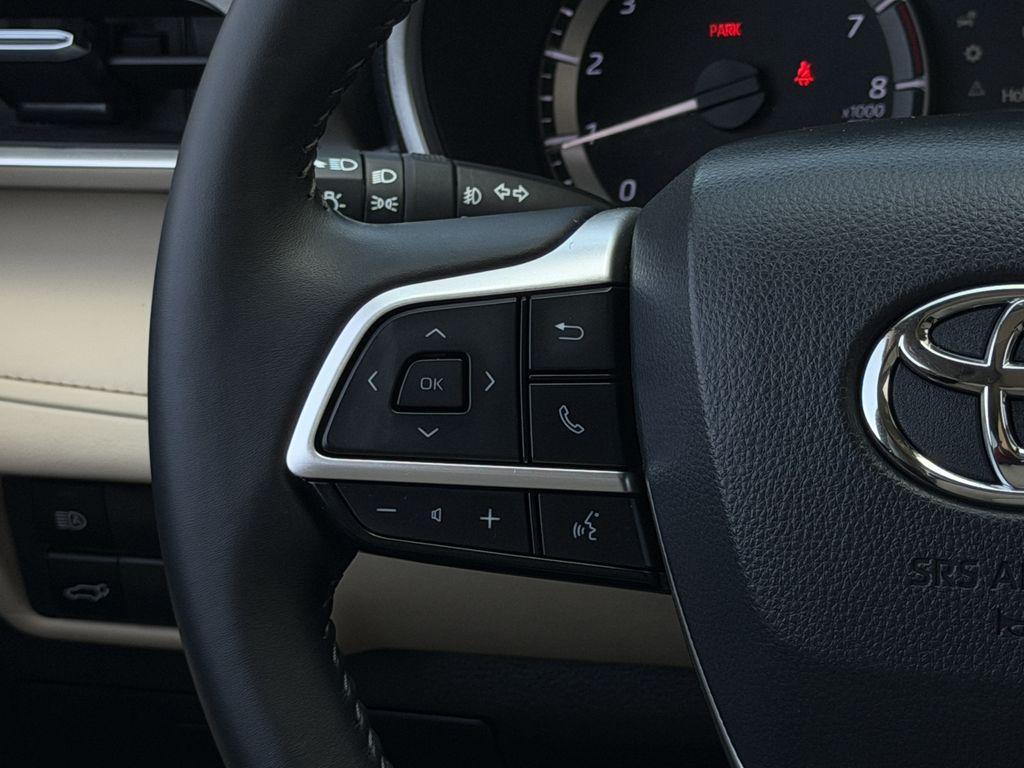 used 2024 Toyota Highlander car, priced at $36,887