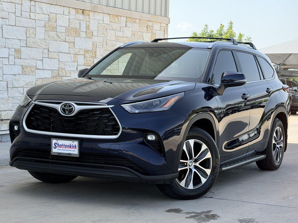 used 2024 Toyota Highlander car, priced at $36,887