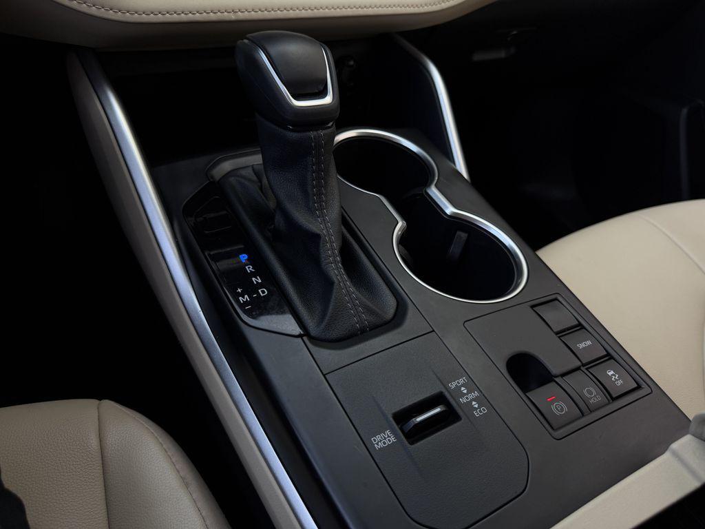 used 2024 Toyota Highlander car, priced at $36,887