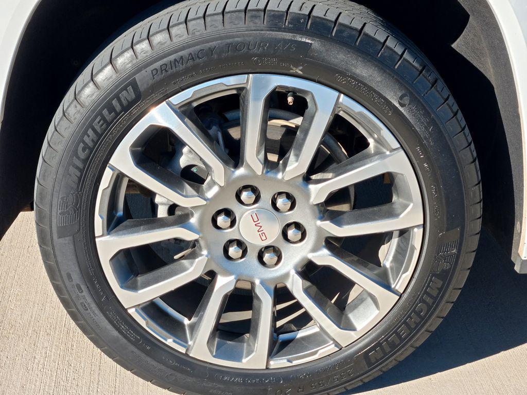 used 2023 GMC Acadia car, priced at $31,922