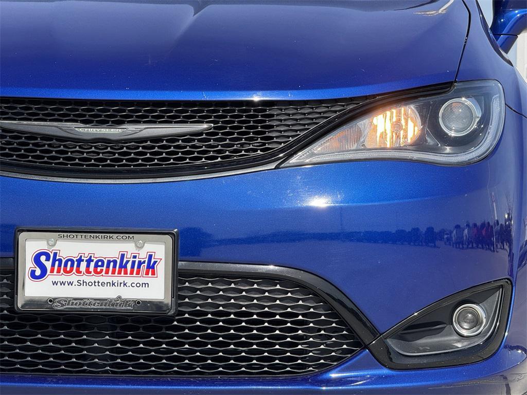 used 2018 Chrysler Pacifica car, priced at $14,712