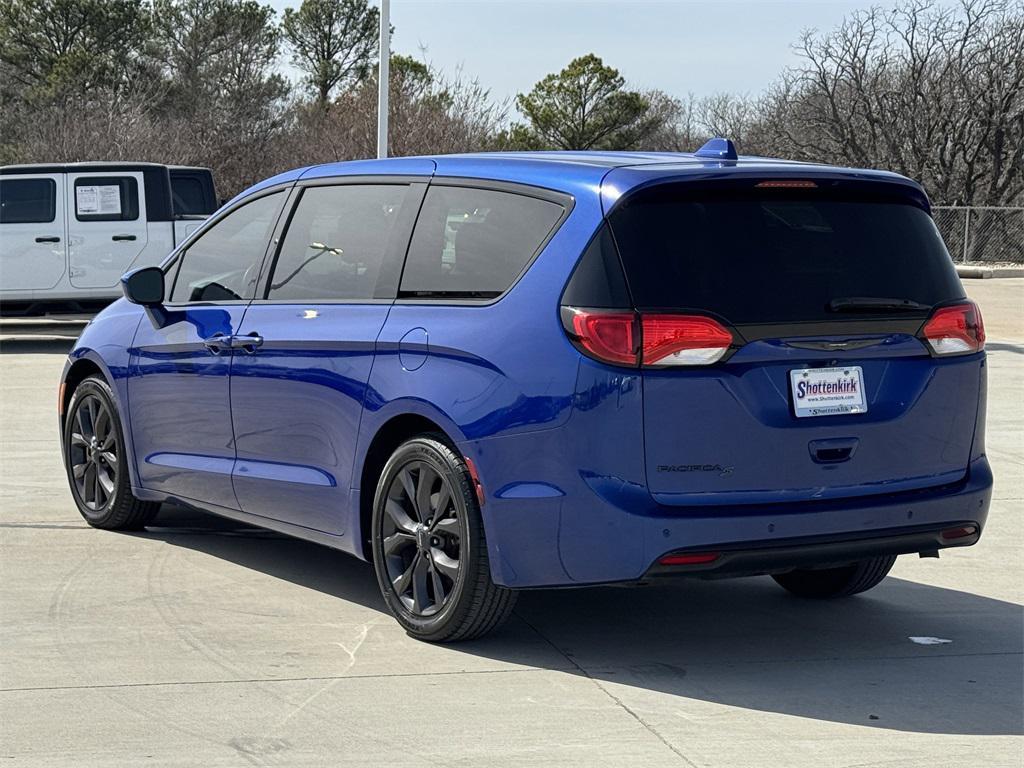 used 2018 Chrysler Pacifica car, priced at $14,712