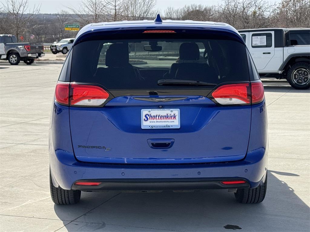 used 2018 Chrysler Pacifica car, priced at $14,712