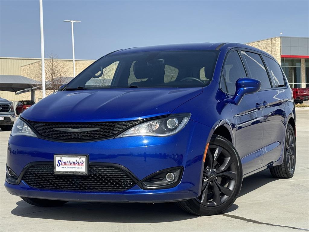 used 2018 Chrysler Pacifica car, priced at $14,712