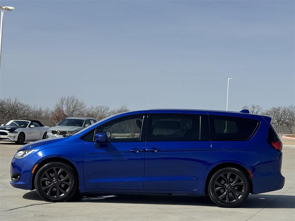 used 2018 Chrysler Pacifica car, priced at $14,712