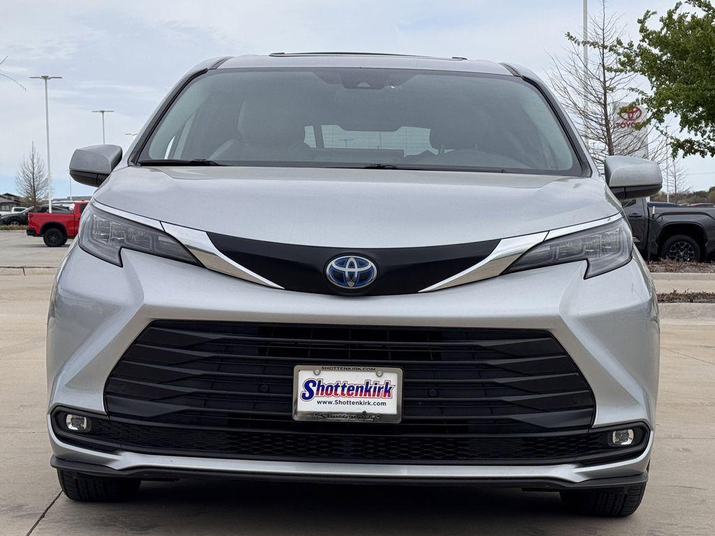 used 2025 Toyota Sienna car, priced at $44,975