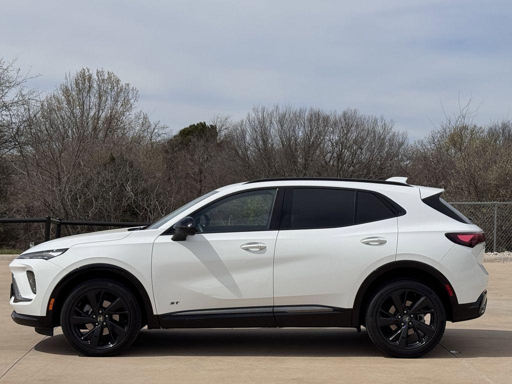 used 2025 Buick Envision car, priced at $28,448