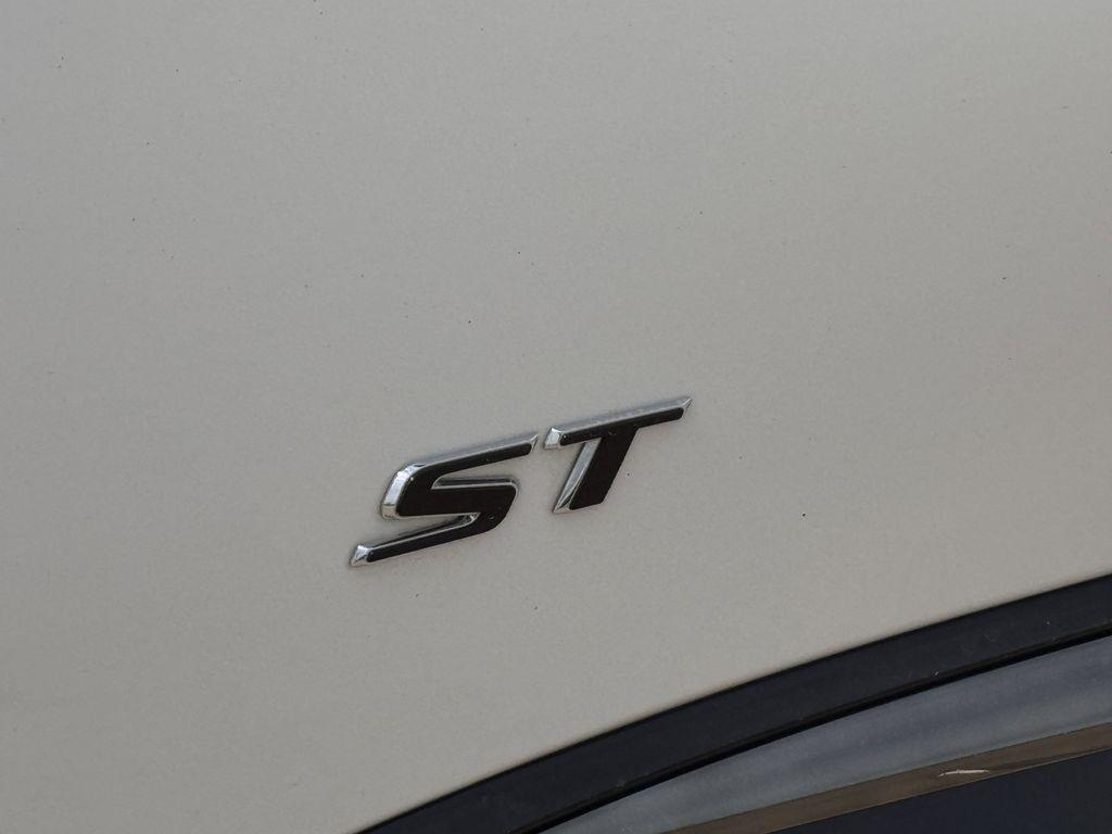 used 2025 Buick Envision car, priced at $28,448