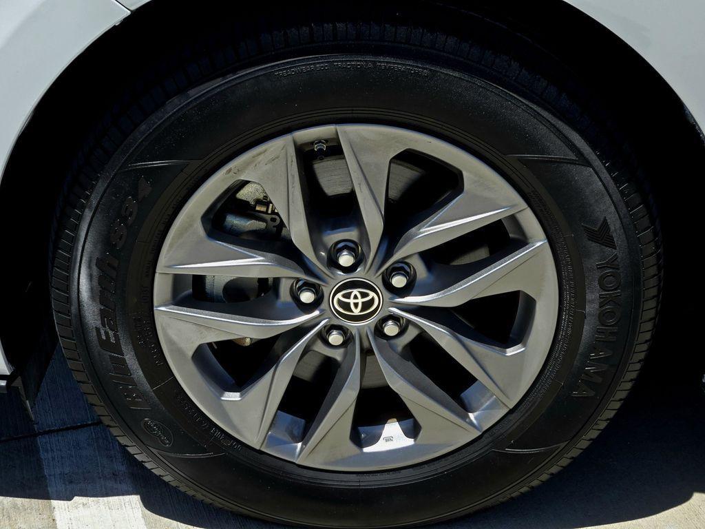 used 2024 Toyota Sienna car, priced at $45,418