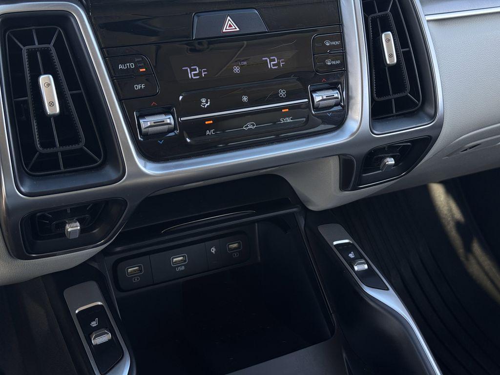 used 2023 Kia Sorento car, priced at $25,911