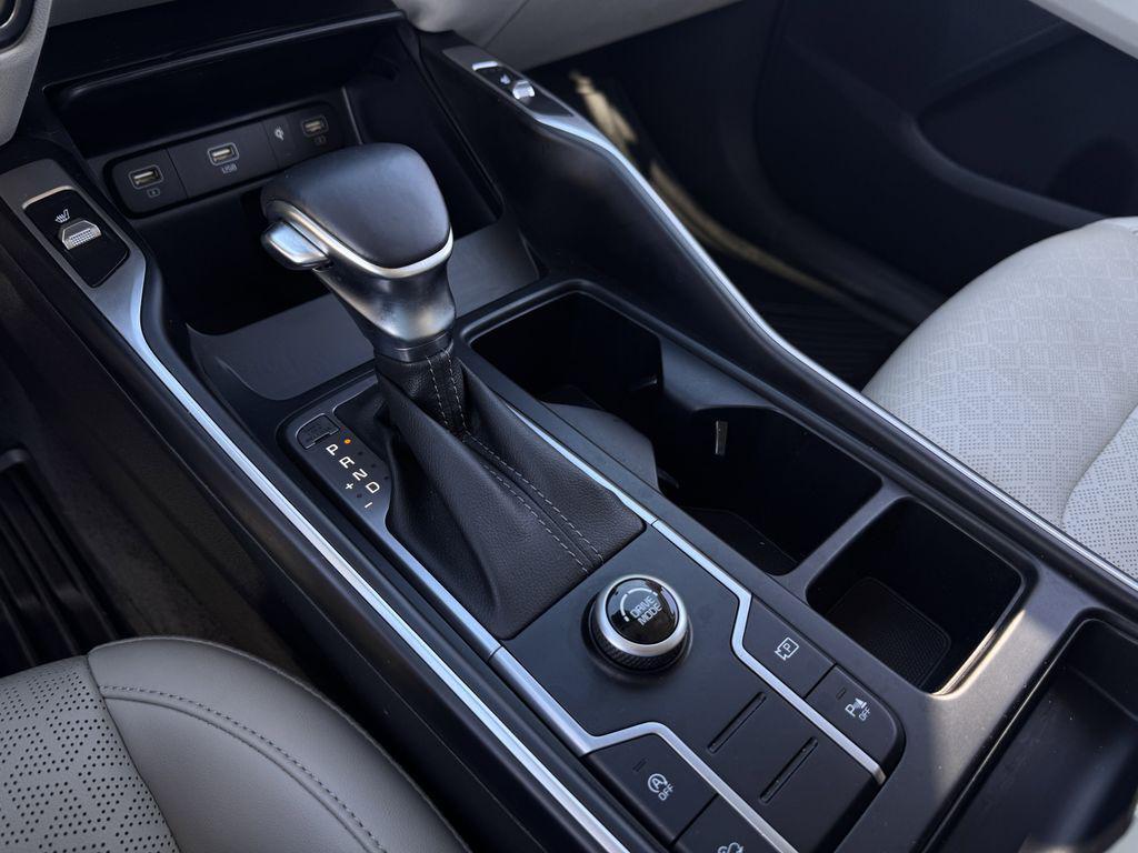 used 2023 Kia Sorento car, priced at $25,911