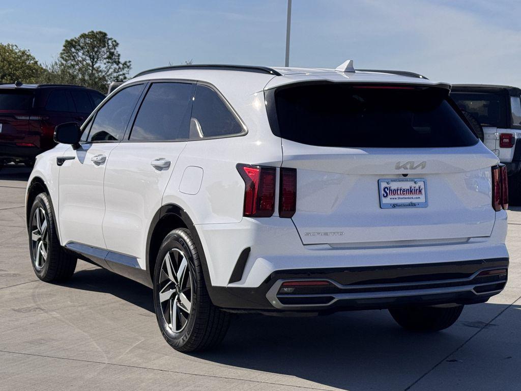used 2023 Kia Sorento car, priced at $25,911