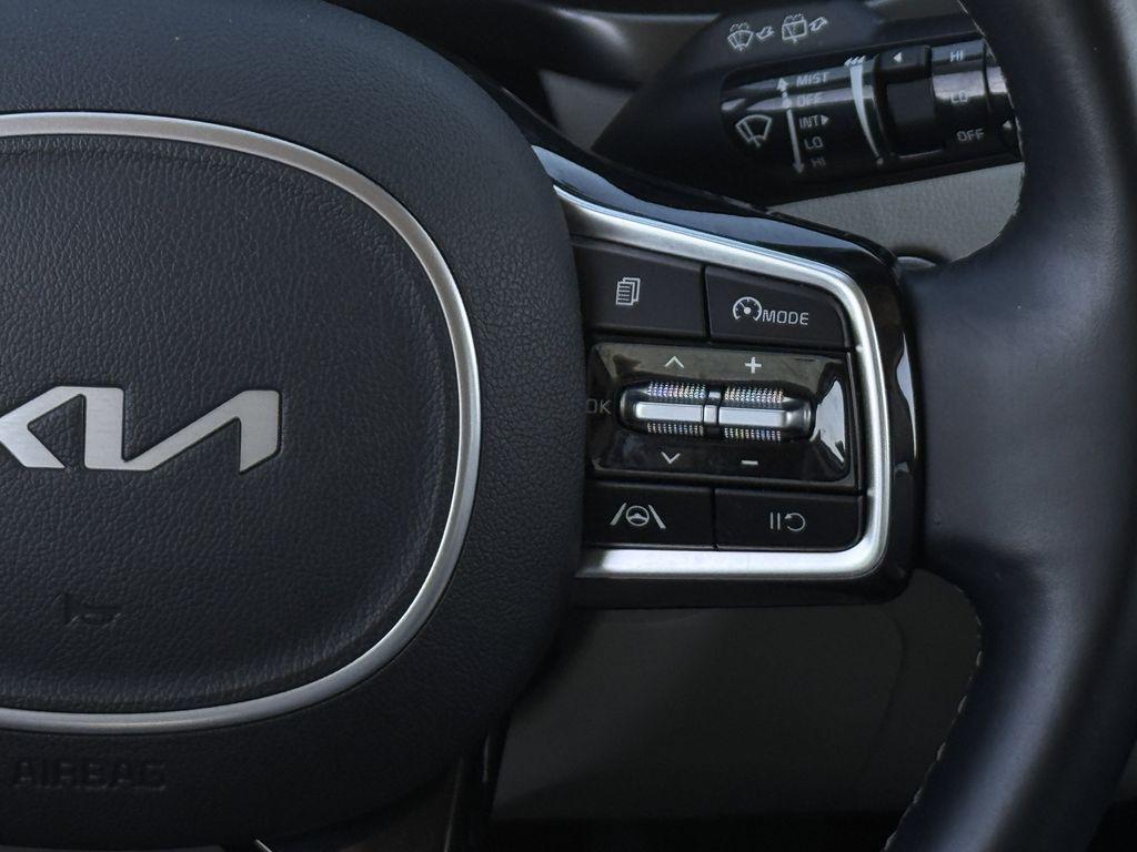 used 2023 Kia Sorento car, priced at $25,911