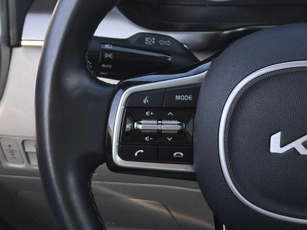 used 2023 Kia Sorento car, priced at $25,911