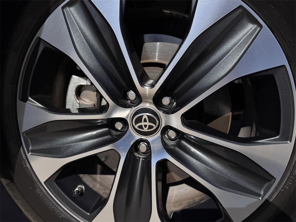 used 2022 Toyota Highlander car, priced at $30,961