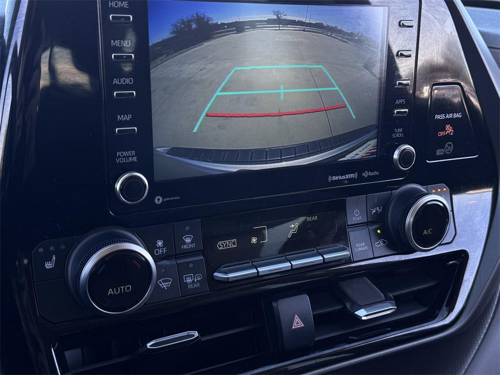 used 2022 Toyota Highlander car, priced at $30,961