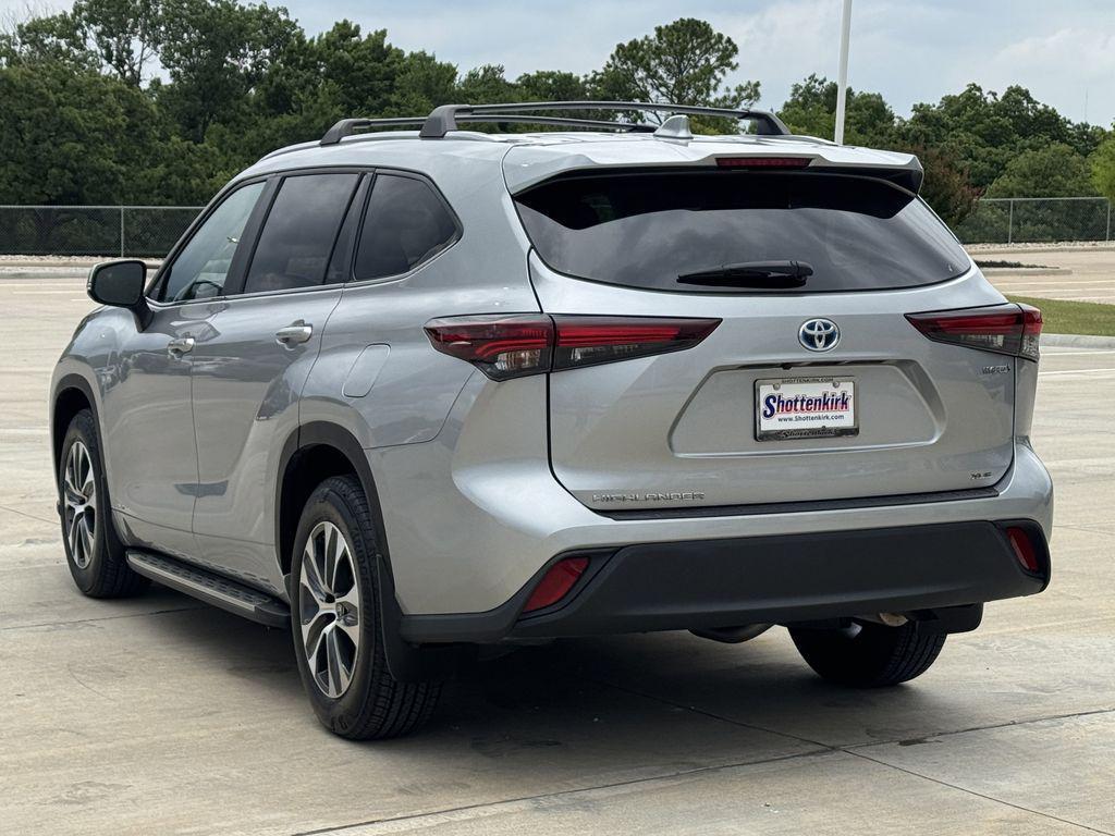 used 2024 Toyota Highlander Hybrid car, priced at $45,177