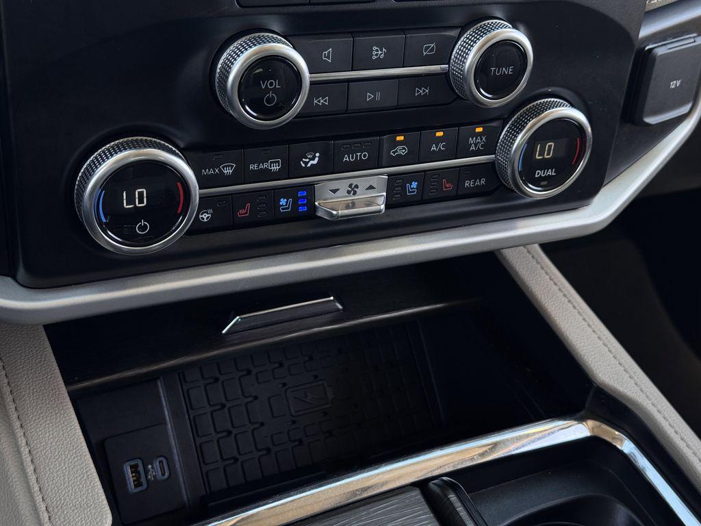 used 2024 Ford Expedition car, priced at $44,826